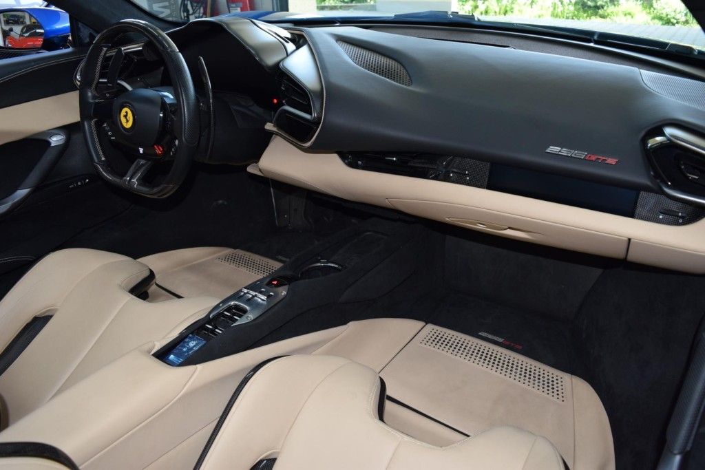 Ferrari 296 GTS 2022