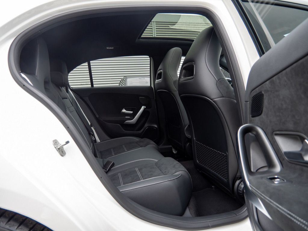 Mercedes-Benz A 180 2025