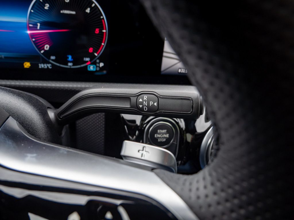 Mercedes-Benz A 180 2025