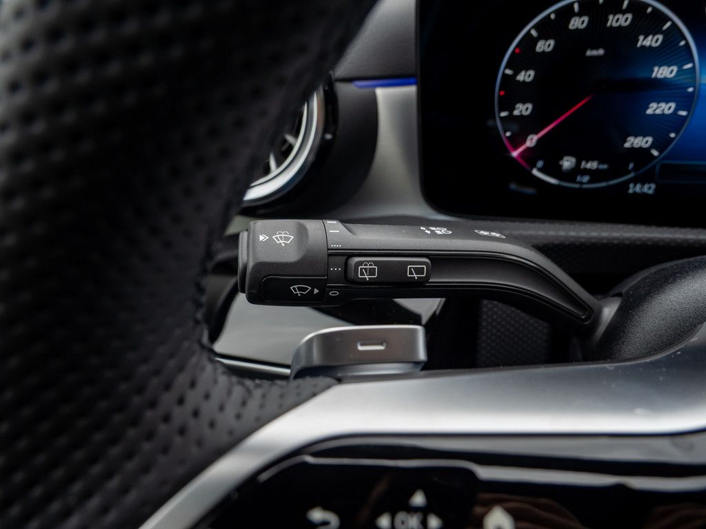 Mercedes-Benz A 180 2025