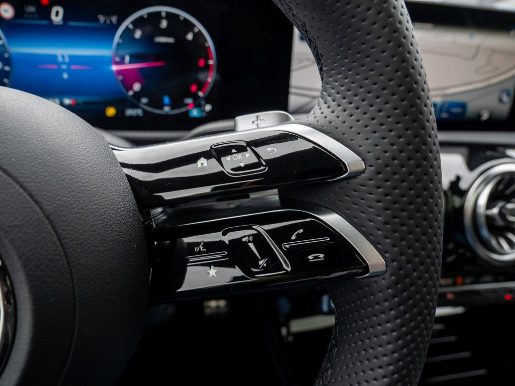 Mercedes-Benz A 180 2025