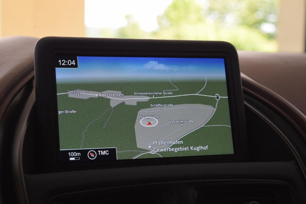 Aston Martin DBS 2023