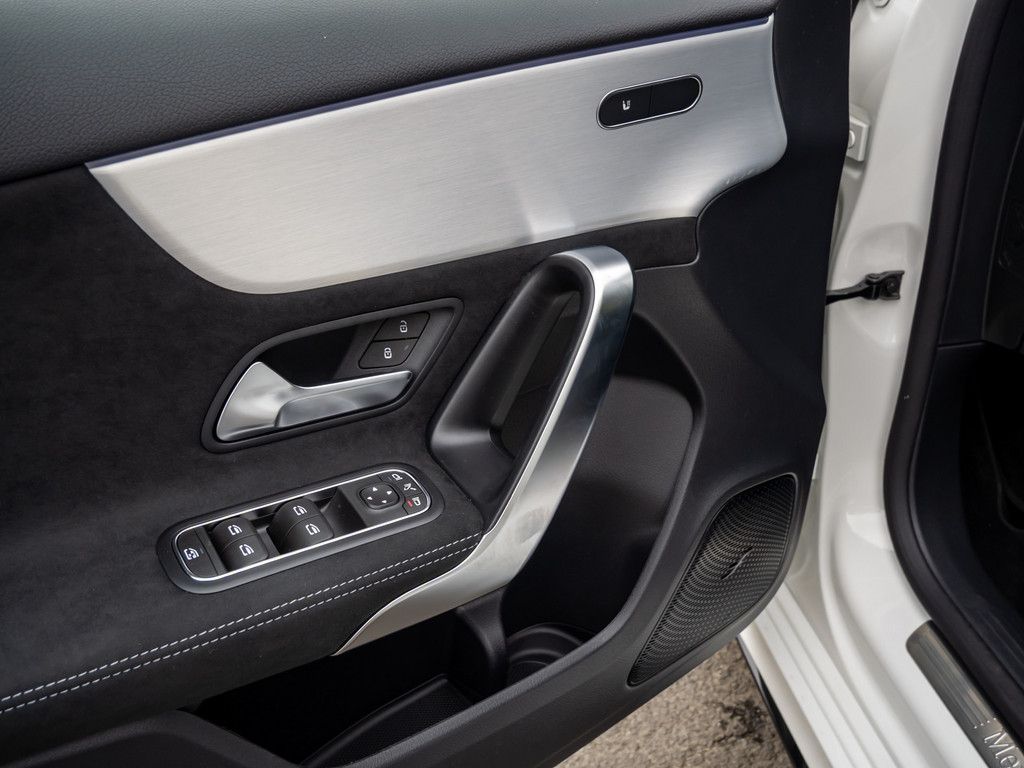 Mercedes-Benz A 180 2025