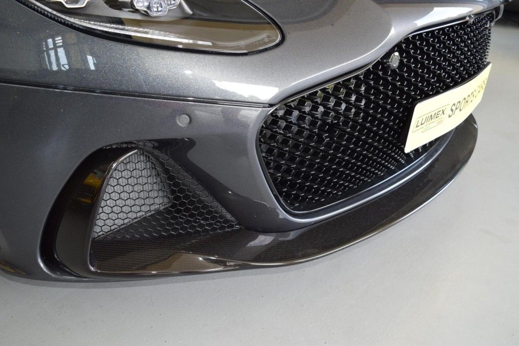 Aston Martin DBS 2023