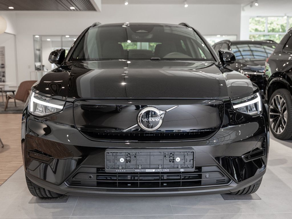 Volvo EX40 2025