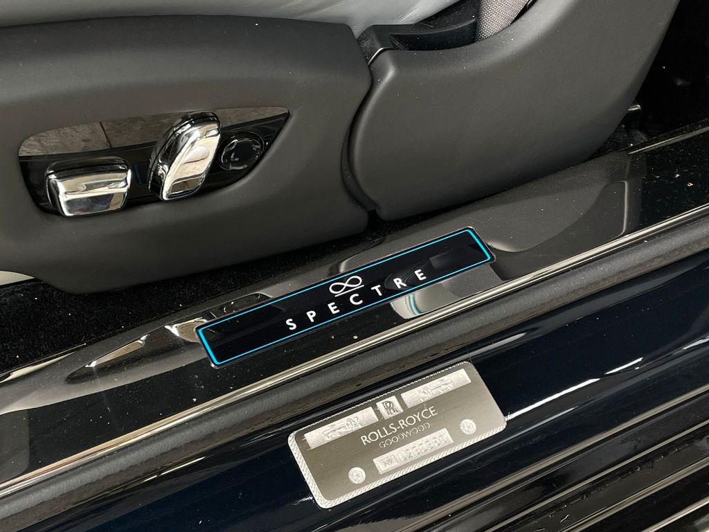 Rolls-Royce Spectre 2025
