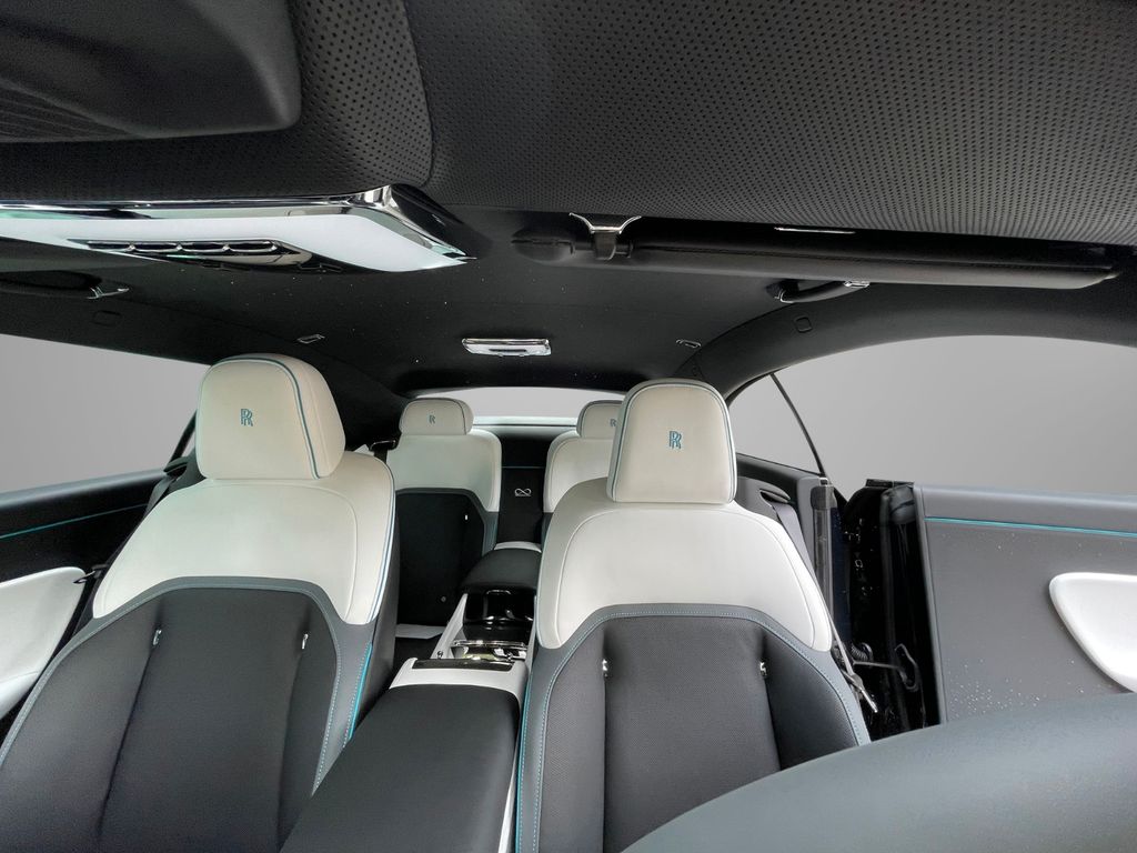 Rolls-Royce Spectre 2025