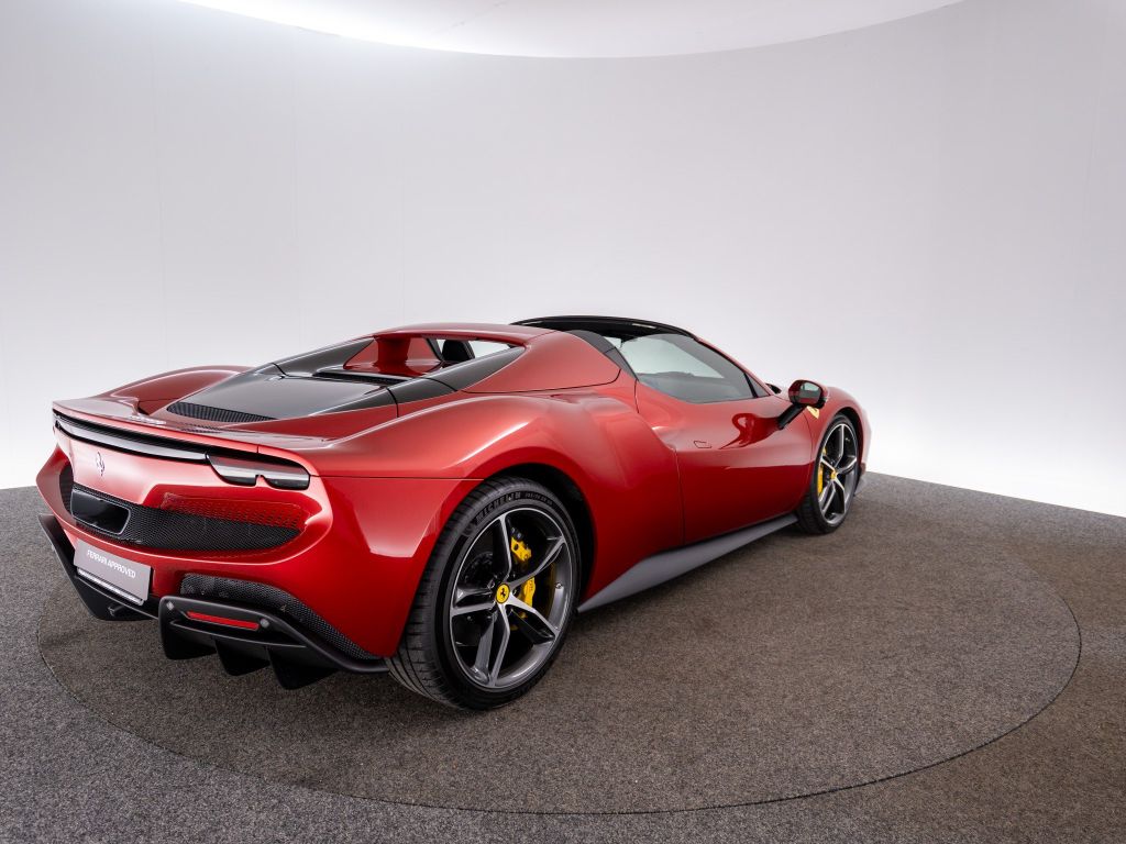 Ferrari 296 GTS 2024