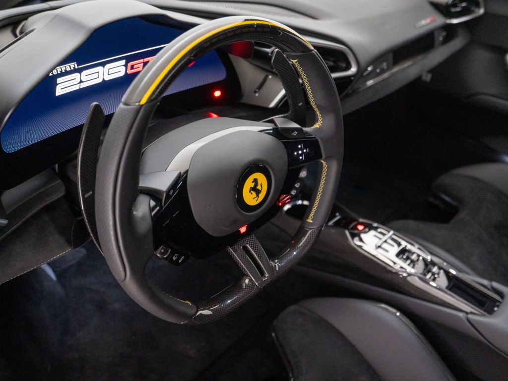 Ferrari 296 GTS 2024