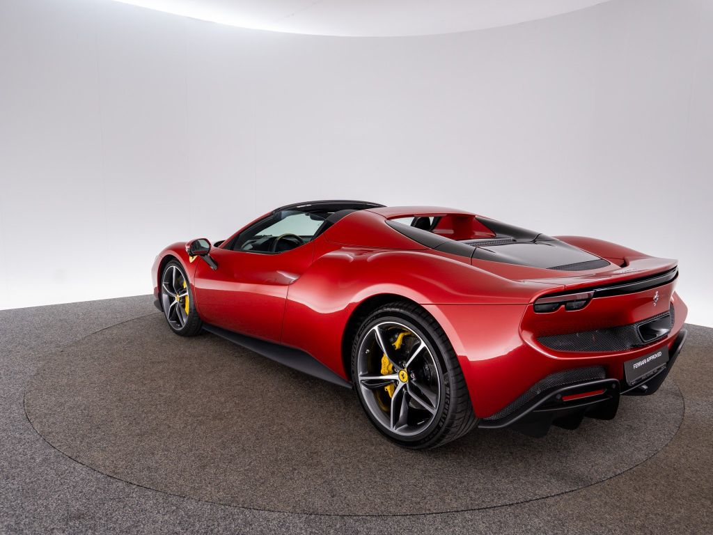 Ferrari 296 GTS 2024