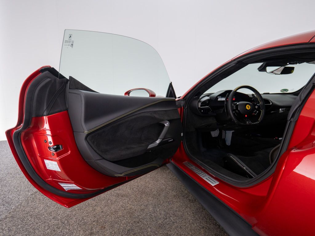 Ferrari 296 GTS 2024