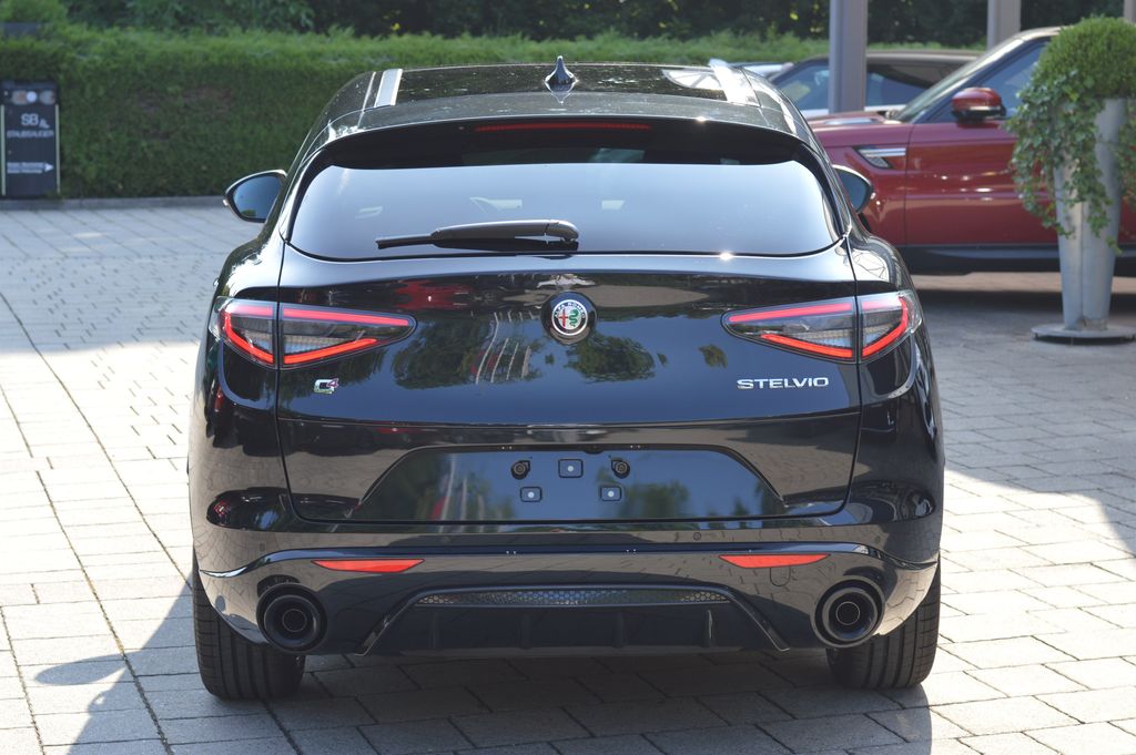 Alfa Romeo Stelvio 2025