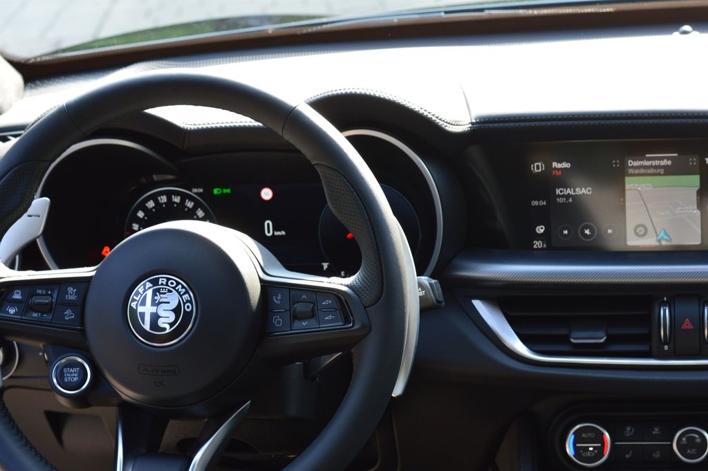 Alfa Romeo Stelvio 2025