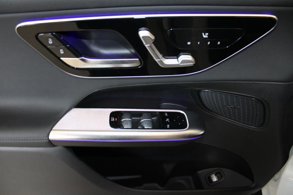 Mercedes-Benz GLC 300 2025