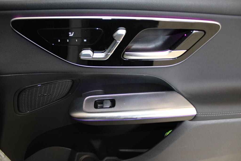 Mercedes-Benz GLC 300 2025