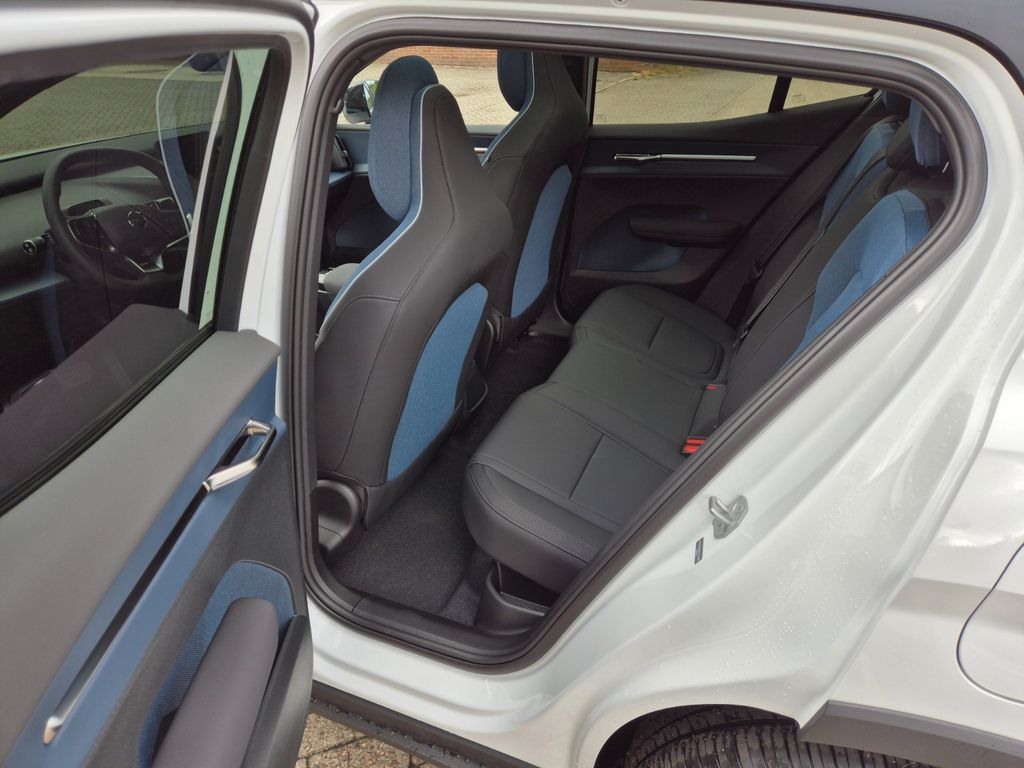 Volvo EX30 2025