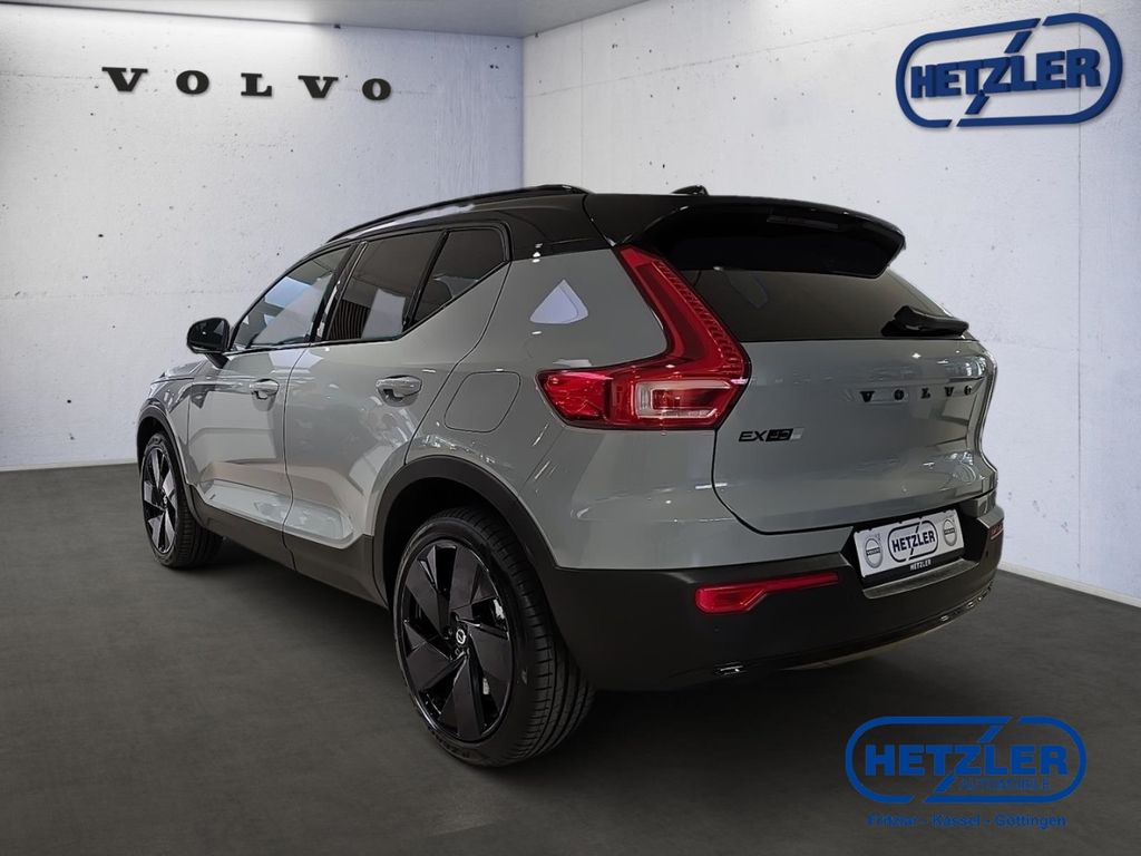 Volvo EX40 2025