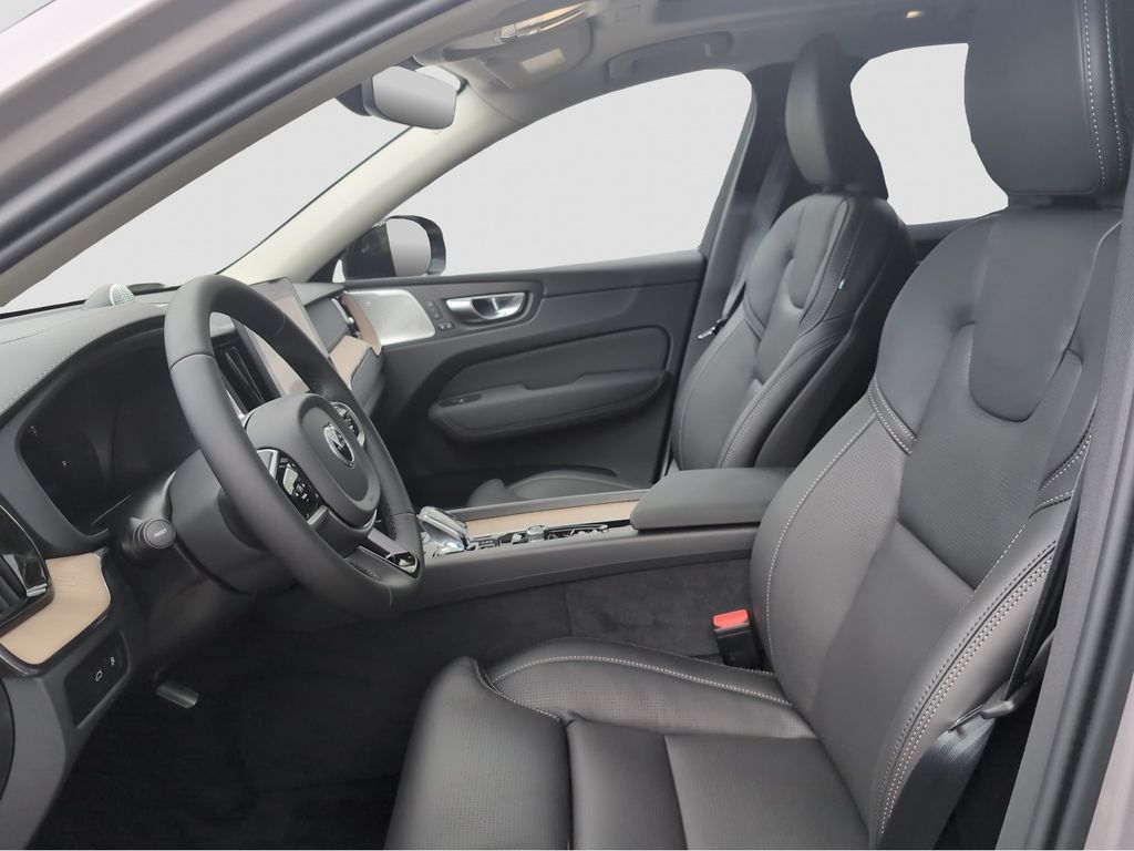 Volvo XC60 2025
