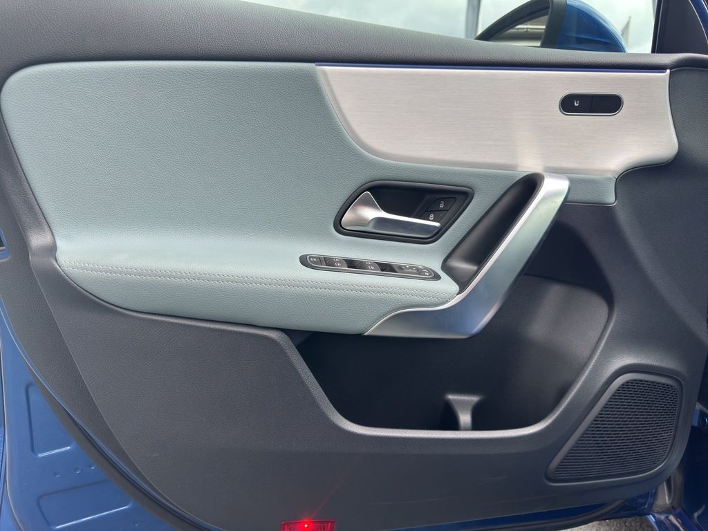 Mercedes-Benz A 180 2023