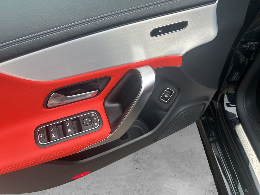 Mercedes-Benz CLA 200 2024