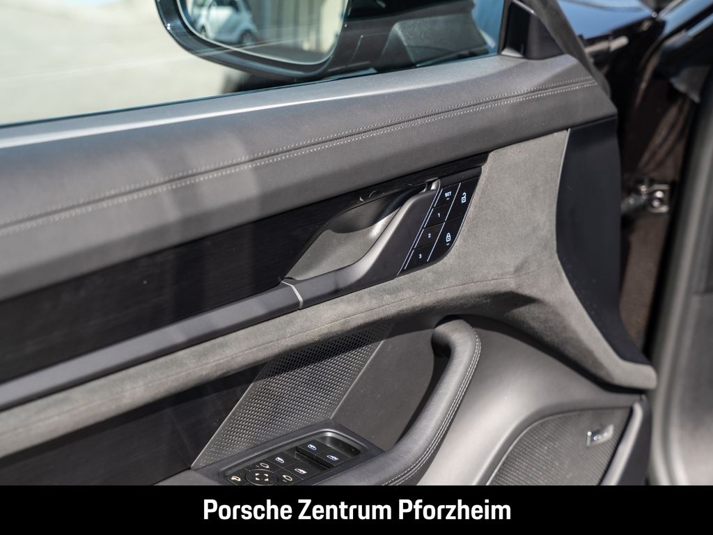 Porsche Taycan 2023
