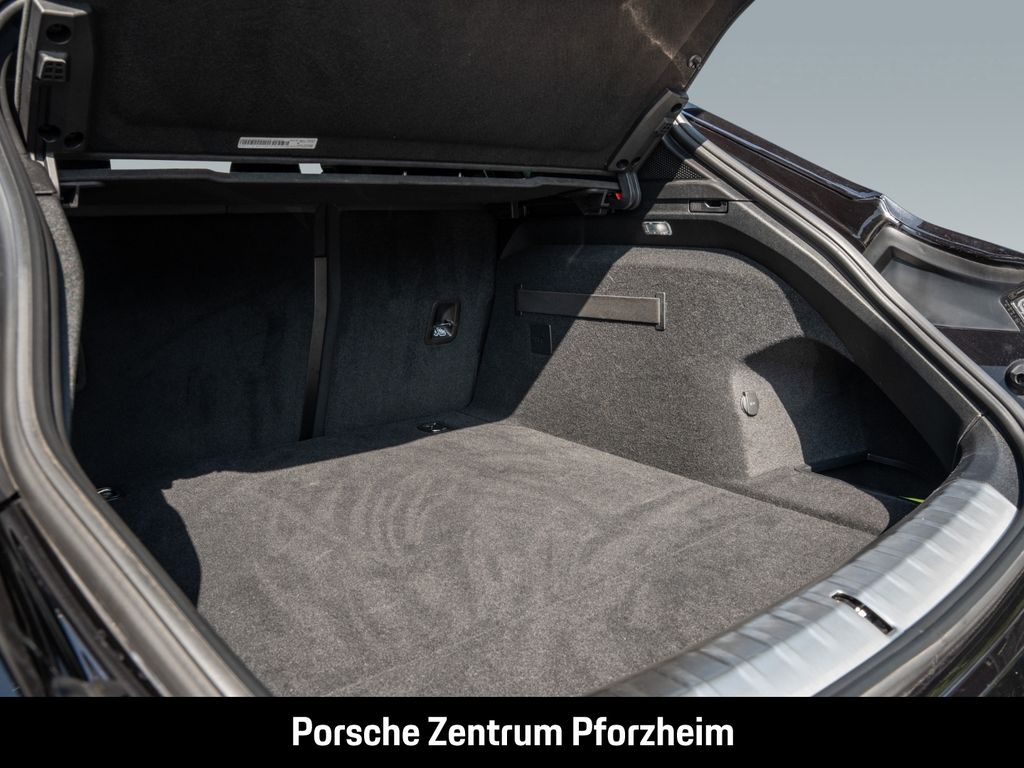 Porsche Taycan 2023