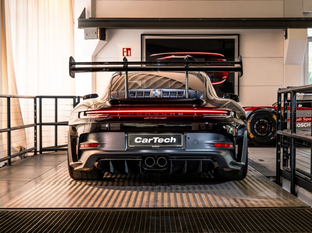 Porsche 992 2024