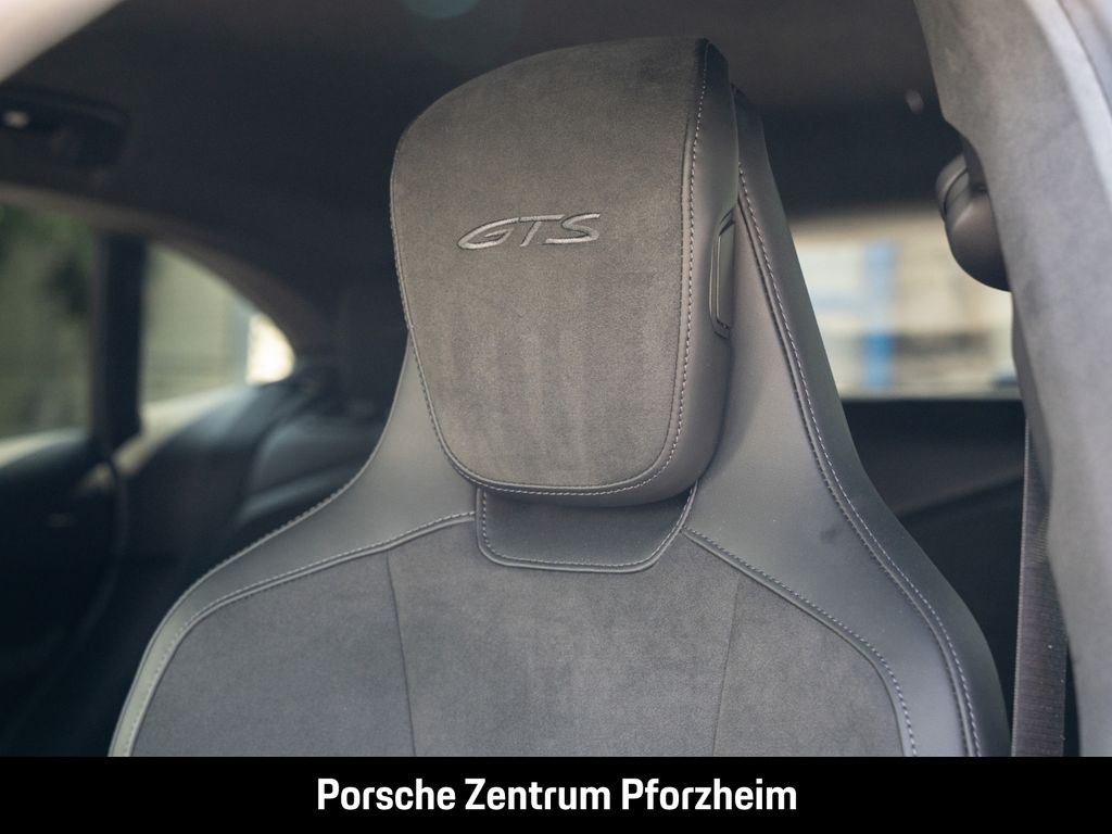 Porsche Taycan 2023