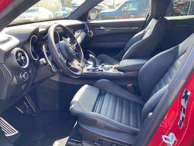 Alfa Romeo Stelvio 2023