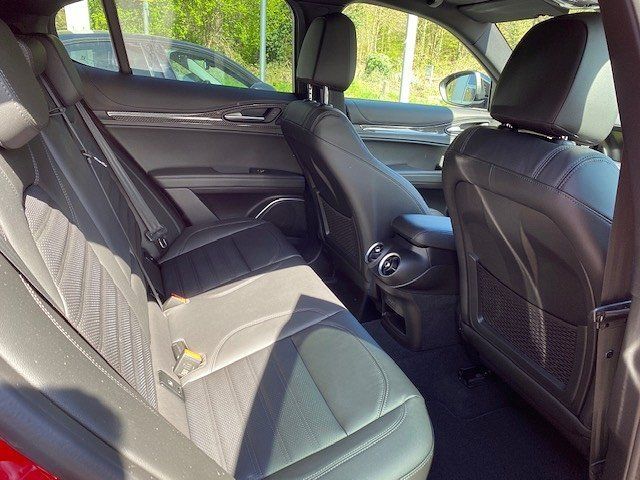 Alfa Romeo Stelvio 2023