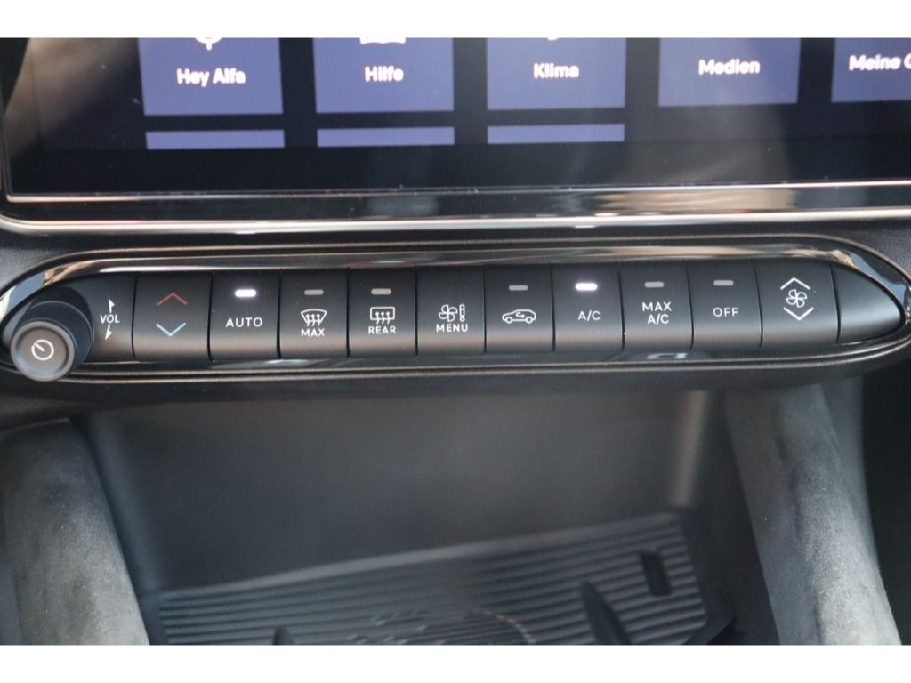 Alfa Romeo Junior 2025