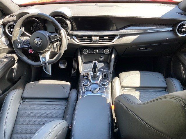 Alfa Romeo Stelvio 2023