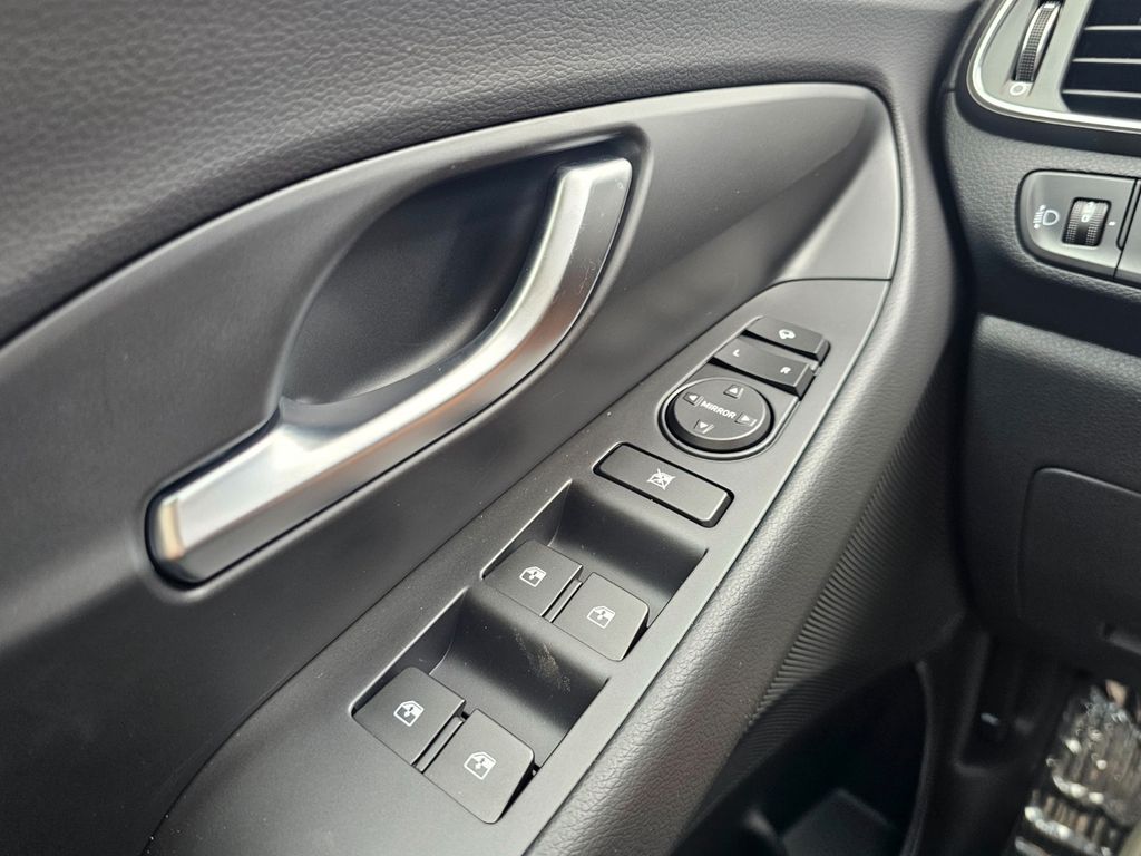 Hyundai i30 2025