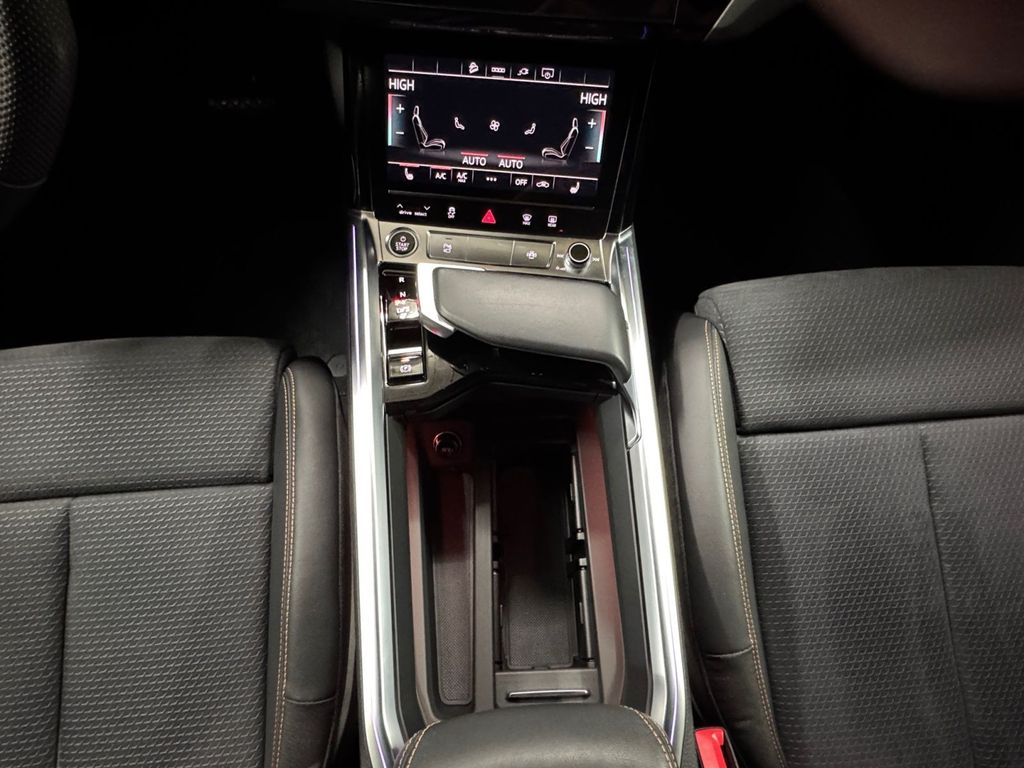 Audi e-tron 2024