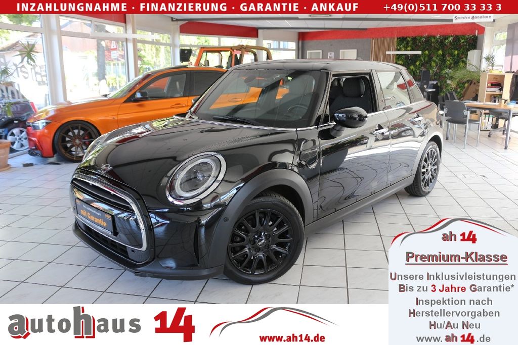 MINI ONE 2022