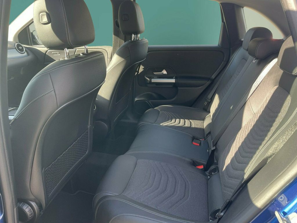 Mercedes-Benz B 250 2025