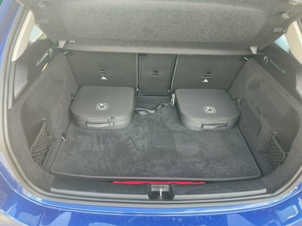 Mercedes-Benz B 250 2025