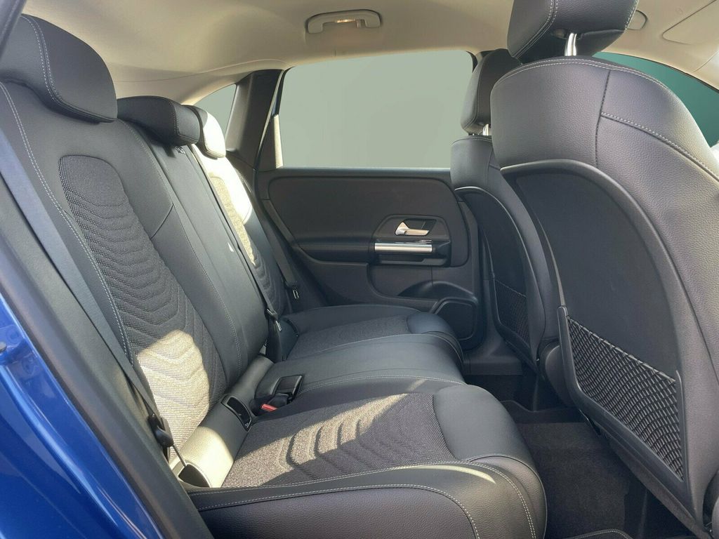 Mercedes-Benz B 250 2025