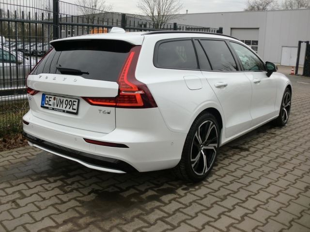 Volvo V60 2025