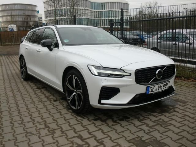 Volvo V60 2025