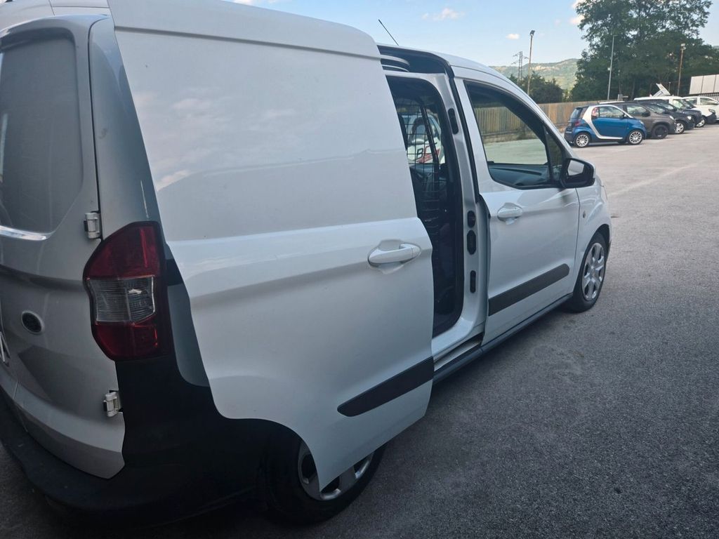 Ford Transit Courier 2017