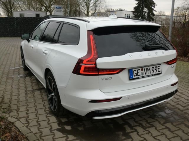 Volvo V60 2025