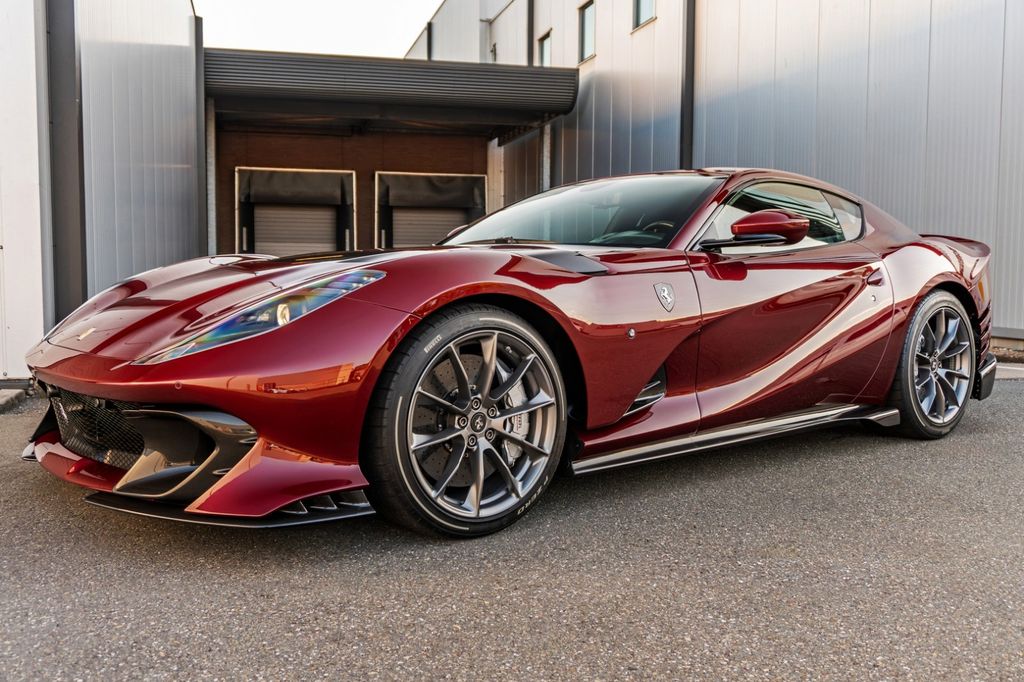 Ferrari 812 2022