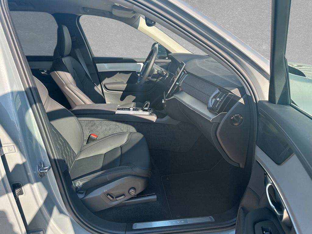 Volvo XC90 2025