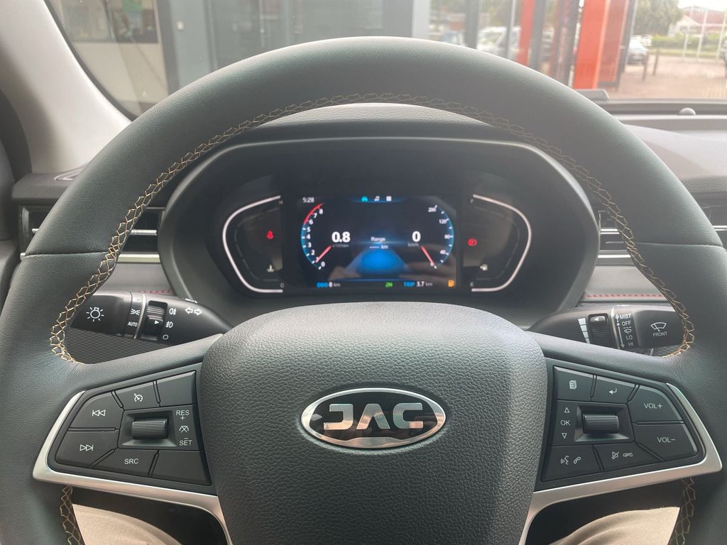 JAC 8 Pro