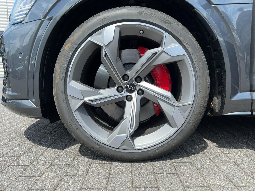 Audi SQ8 e-tron 2025