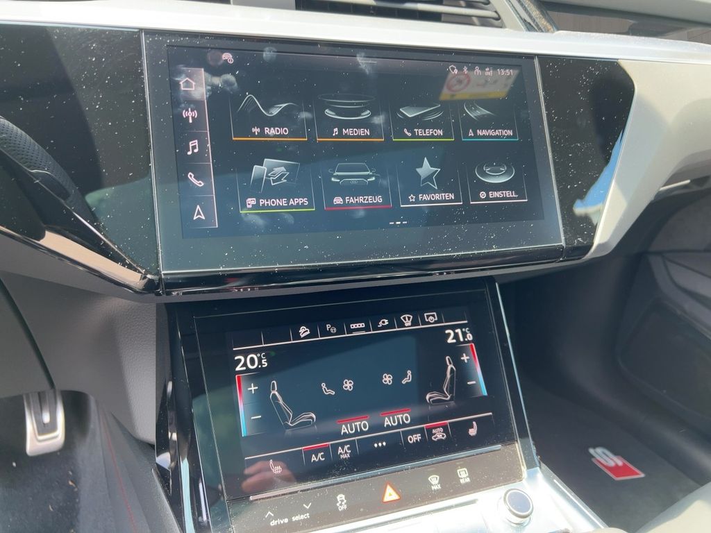 Audi SQ8 e-tron 2025