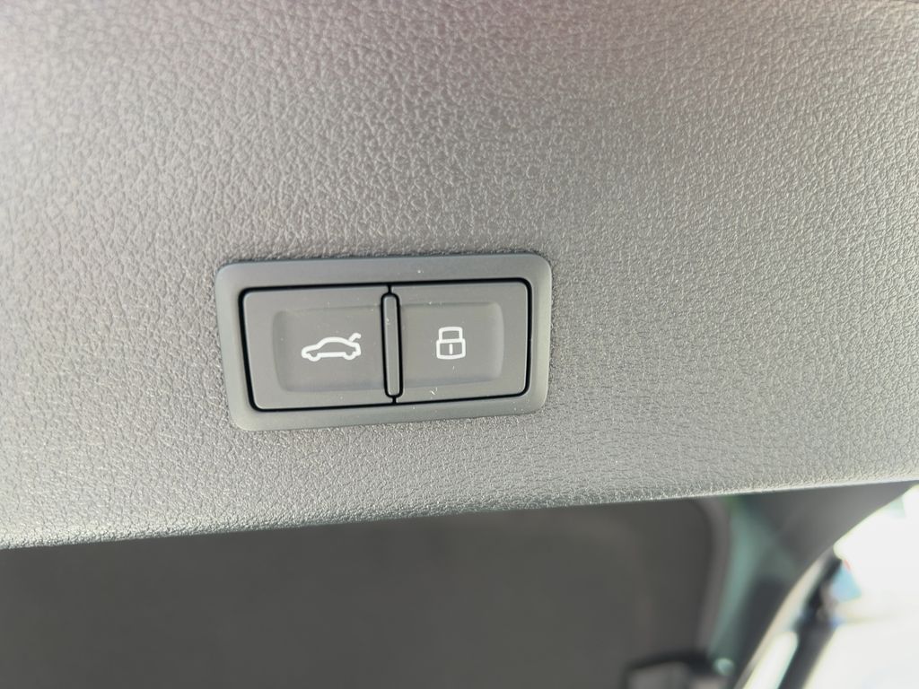 Audi SQ8 e-tron 2025