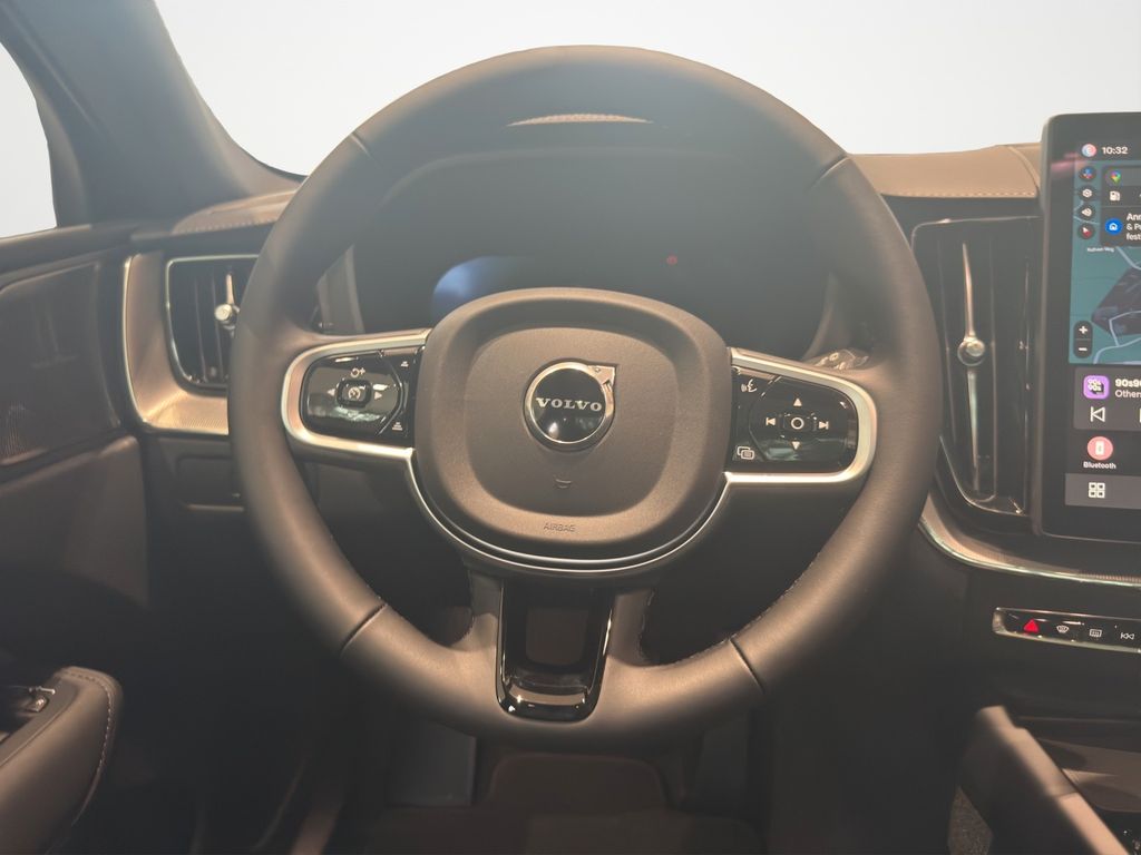 Volvo XC60 2025