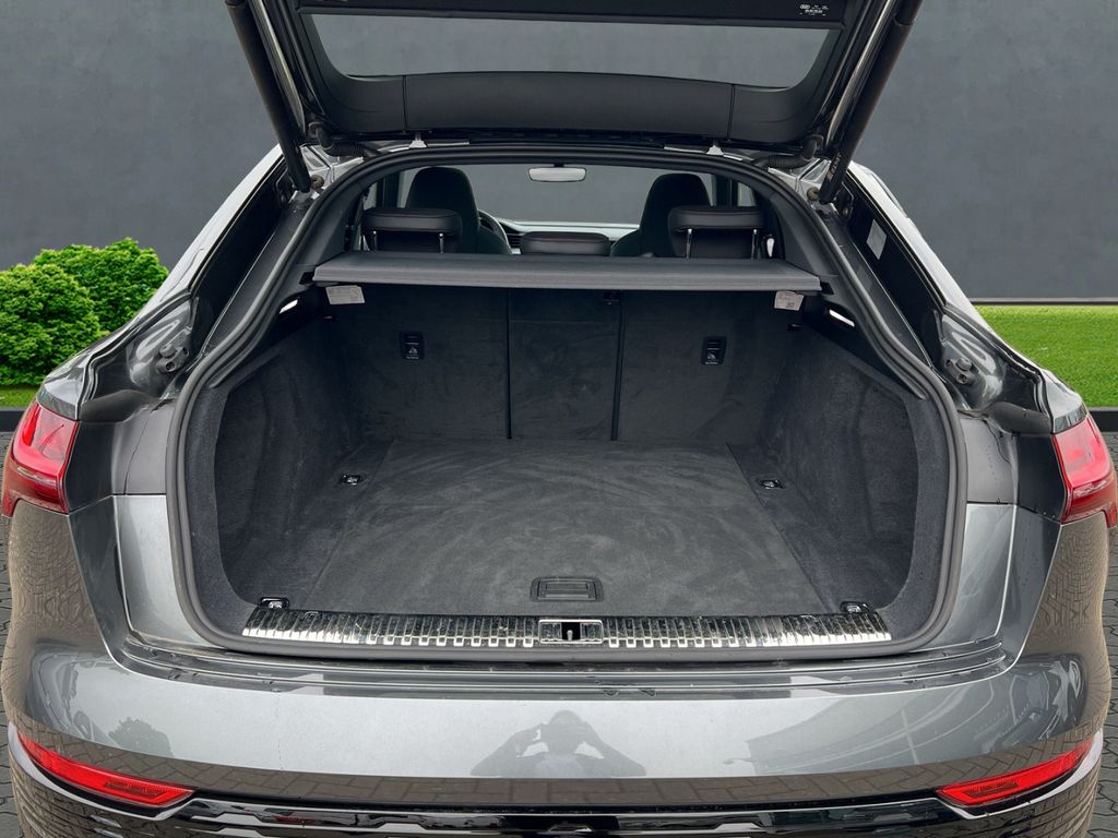 Audi SQ8 e-tron 2024